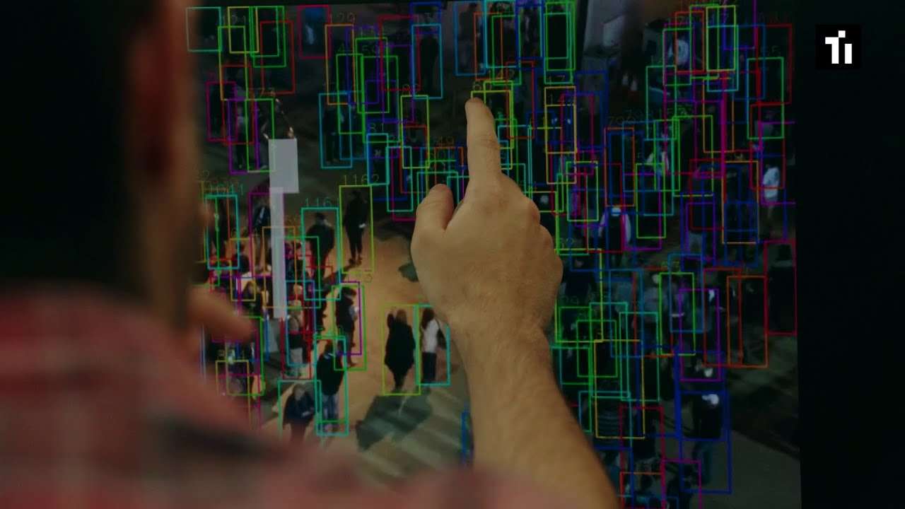 Detection and tracking of objects in complex scenarios