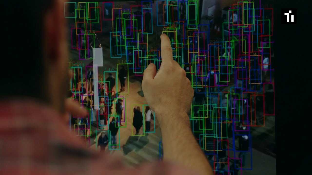 Detection and tracking of objects in complex scenarios